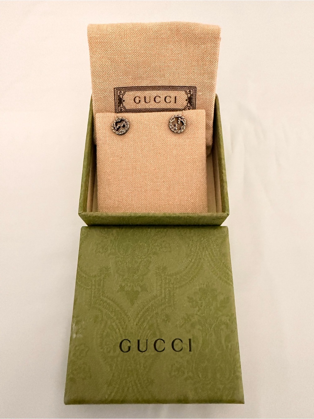 Gucci Silver Interlocking G Rope-Edge Earrings. - Picture 4 of 4